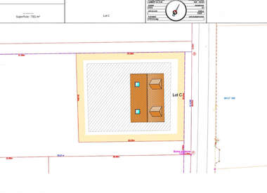Terrain 781 m²